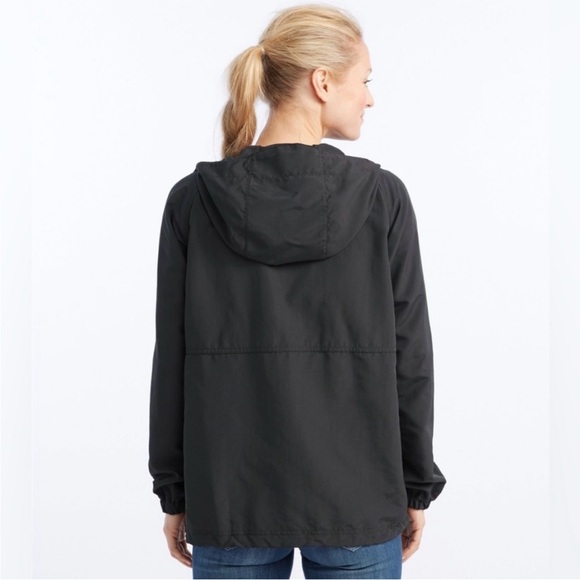 LL Bean Women's Mountain Classic Anorak. Size Medium. Black. - Picture 3 of 12